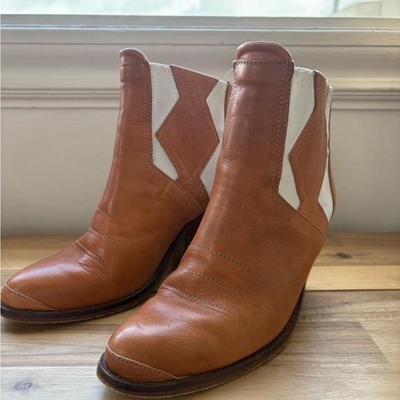 Opening Ceremony Tan and White Heeled Boots - Picture 2 of 4